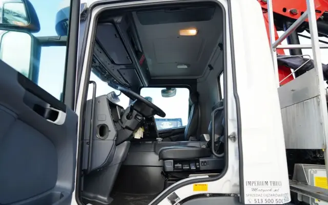 SCANIA P 250 / 4X2 / SIŁOWNIK DO WYWROTU /  + HDS HMF 635 K2 /  / MAX WYSÓW 7 M / STEROWANIE RADIOWE / ROTATOR /  EURO 6 