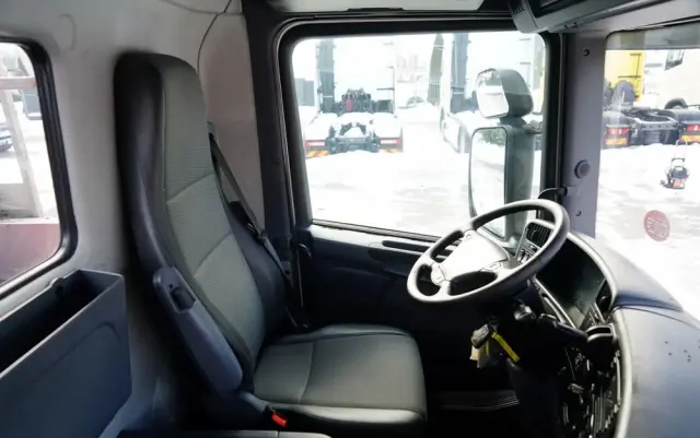 SCANIA P 250 / 4X2 / SIŁOWNIK DO WYWROTU /  + HDS HMF 635 K2 /  / MAX WYSÓW 7 M / STEROWANIE RADIOWE / ROTATOR /  EURO 6 