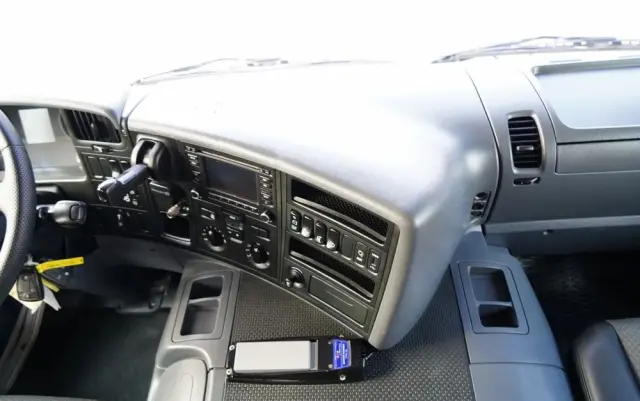 SCANIA P 250 / 4X2 / SIŁOWNIK DO WYWROTU /  + HDS HMF 635 K2 /  / MAX WYSÓW 7 M / STEROWANIE RADIOWE / ROTATOR /  EURO 6 