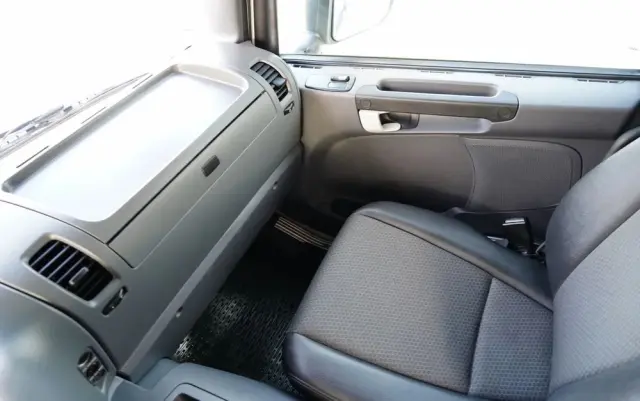 SCANIA P 250 / 4X2 / SIŁOWNIK DO WYWROTU /  + HDS HMF 635 K2 /  / MAX WYSÓW 7 M / STEROWANIE RADIOWE / ROTATOR /  EURO 6 