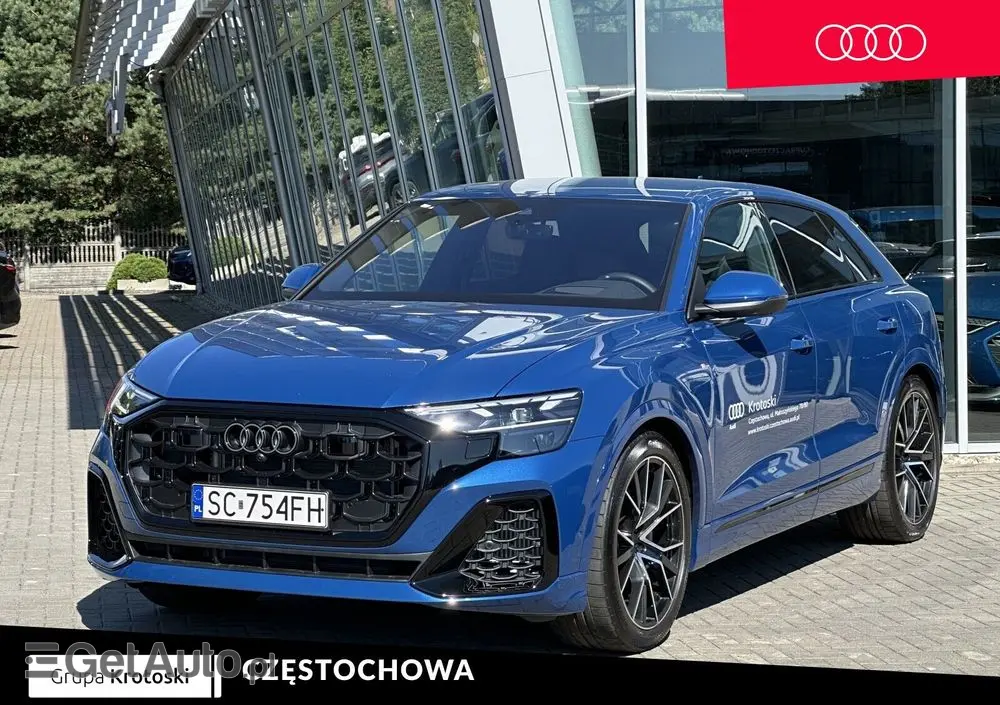 AUDI Q8 