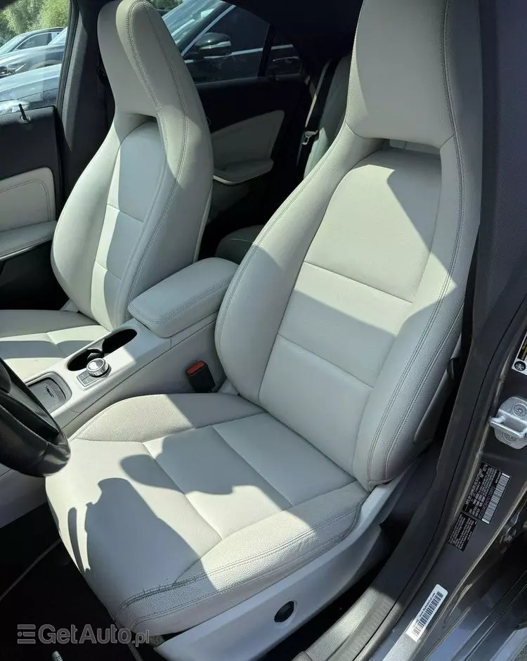 MERCEDES-BENZ CLA 250 7G-DCT AMG Line