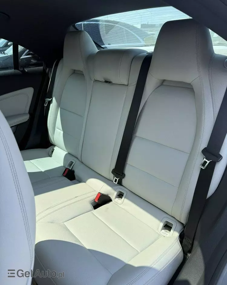 MERCEDES-BENZ CLA 250 7G-DCT AMG Line