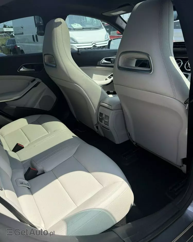 MERCEDES-BENZ CLA 250 7G-DCT AMG Line