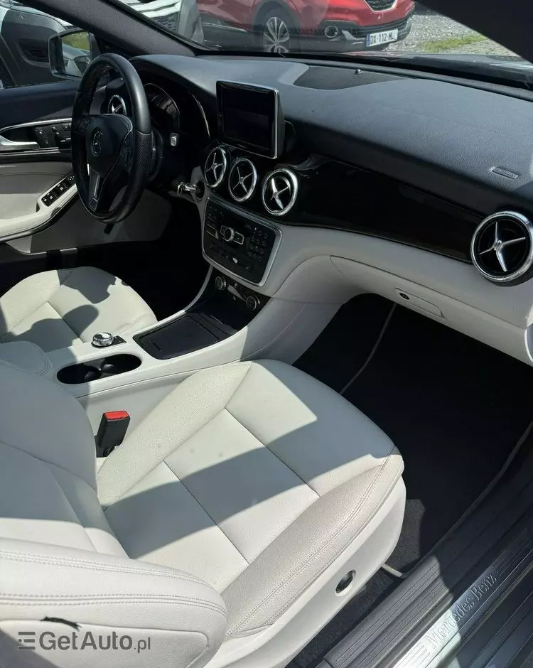 MERCEDES-BENZ CLA 250 7G-DCT AMG Line