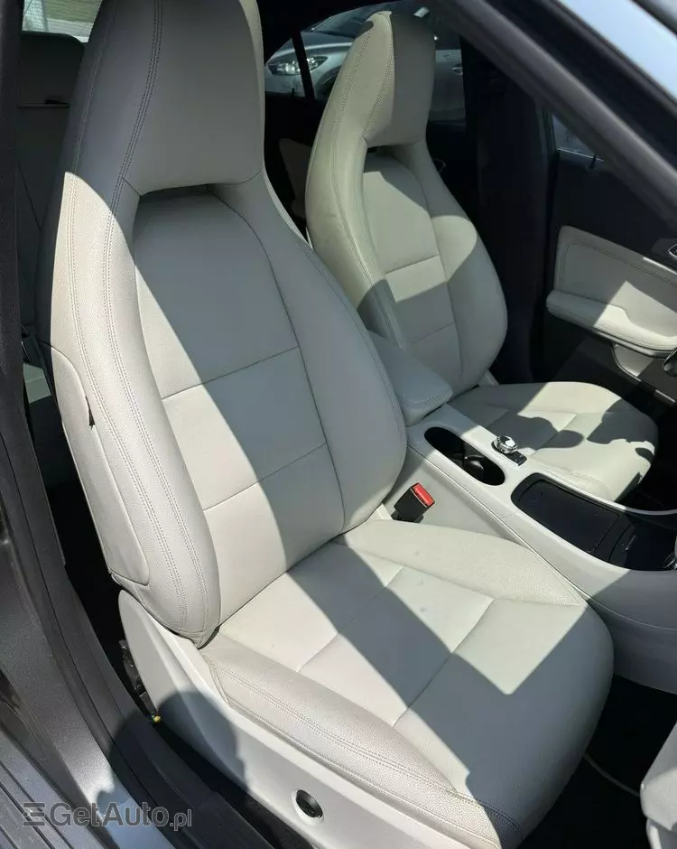 MERCEDES-BENZ CLA 250 7G-DCT AMG Line