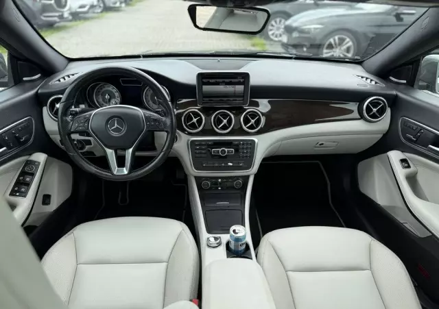 MERCEDES-BENZ CLA 250 7G-DCT AMG Line