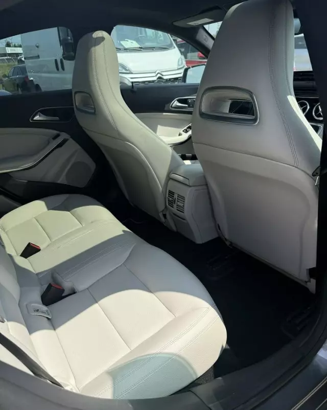 MERCEDES-BENZ CLA 250 7G-DCT AMG Line