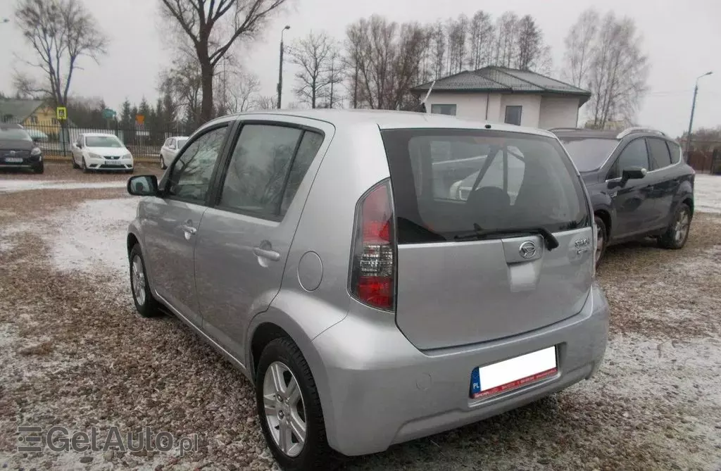 DAIHATSU Sirion 