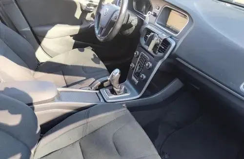 VOLVO V40 Cross Country 