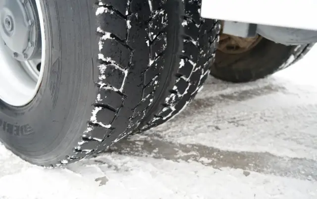 MERCEDES-BENZ AROCS 4151 / 8X8 / WYWROTKA TYLNOZSYPOWA / HYDROKLAPA / 6 M / AUTOMAT / EURO 6 