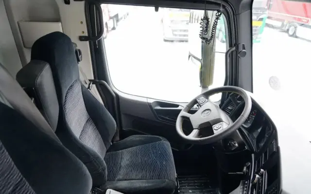 MERCEDES-BENZ AROCS 4151 / 8X8 / WYWROTKA TYLNOZSYPOWA / HYDROKLAPA / 6 M / AUTOMAT / EURO 6 