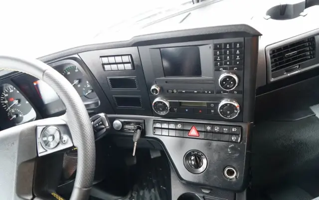 MERCEDES-BENZ AROCS 4151 / 8X8 / WYWROTKA TYLNOZSYPOWA / HYDROKLAPA / 6 M / AUTOMAT / EURO 6 