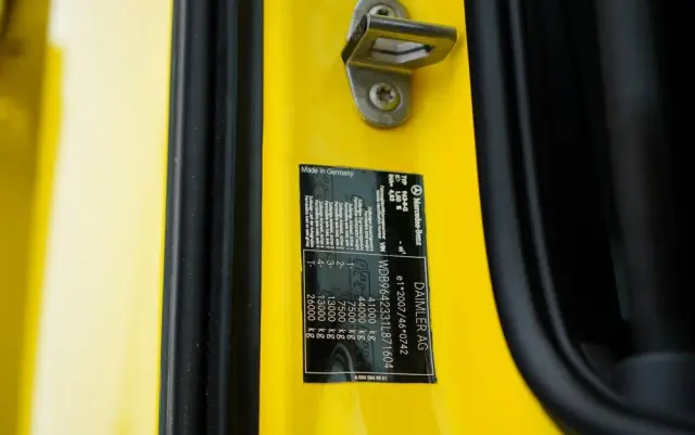 MERCEDES-BENZ AROCS 4151 / 8X8 / WYWROTKA TYLNOZSYPOWA / HYDROKLAPA / 6 M / AUTOMAT / EURO 6 