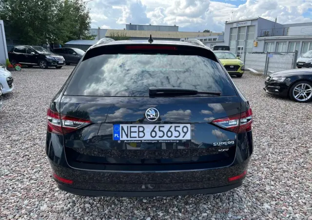 SKODA Superb 