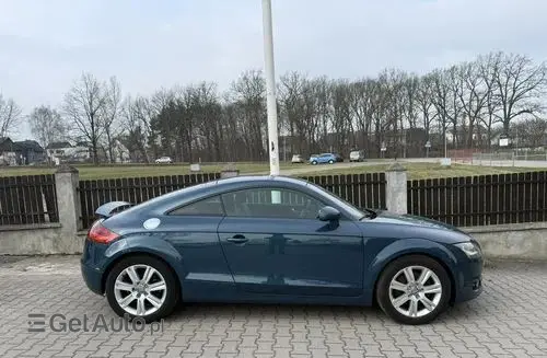 AUDI TT 