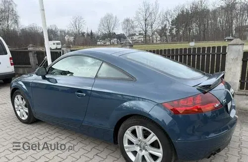AUDI TT 