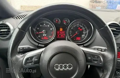 AUDI TT 