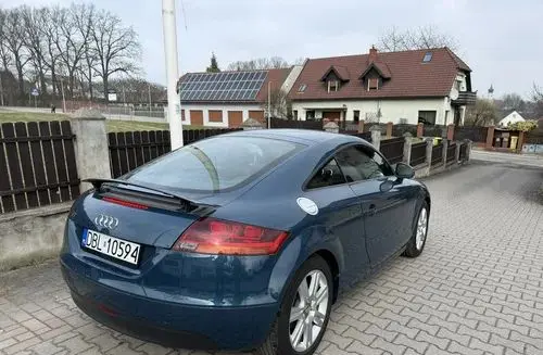 AUDI TT 