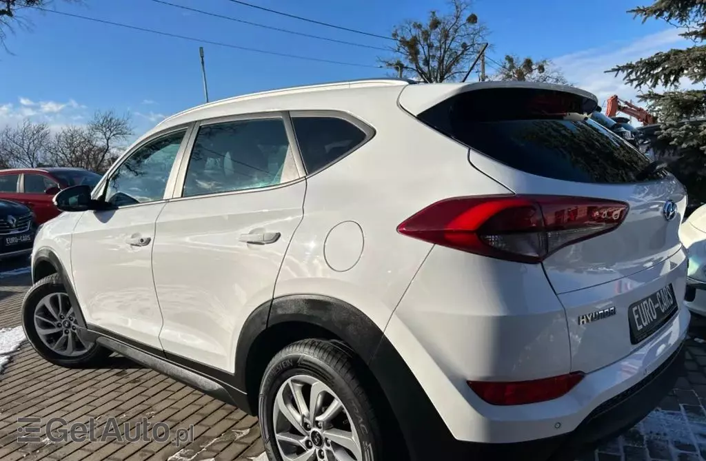 HYUNDAI Tucson 