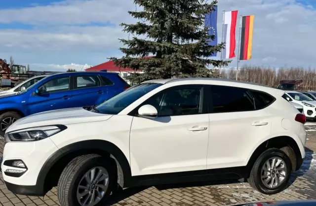 HYUNDAI Tucson 