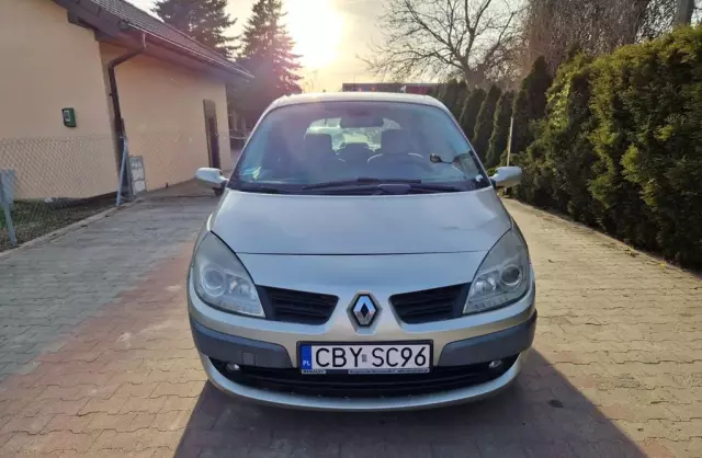 RENAULT Scenic 