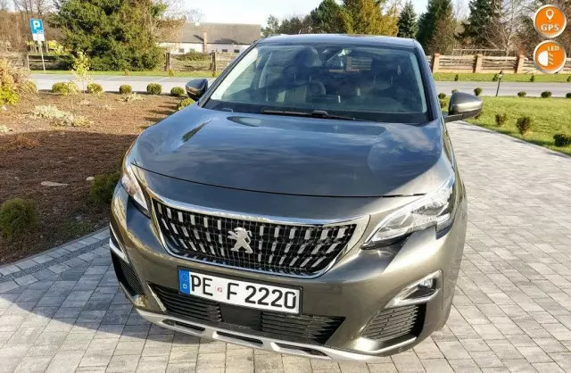 PEUGEOT 3008 
