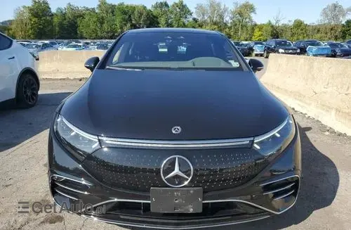 MERCEDES-BENZ EQS 
