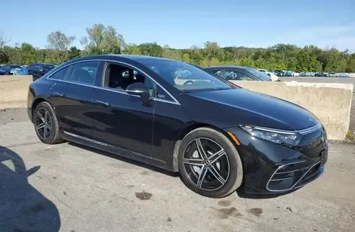 MERCEDES-BENZ EQS 