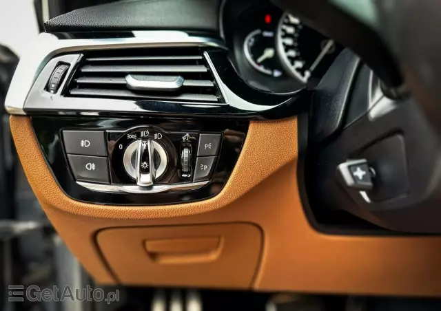 BMW Seria 5 540d xDrive M Sport sport