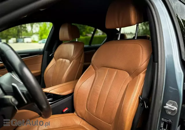 BMW Seria 5 540d xDrive M Sport sport