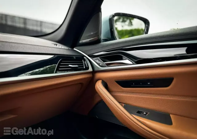 BMW Seria 5 540d xDrive M Sport sport