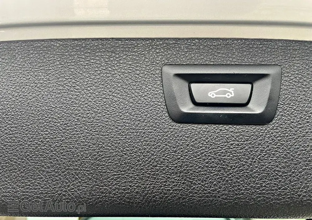 BMW Seria 3 320d Edition M Sport Shadow