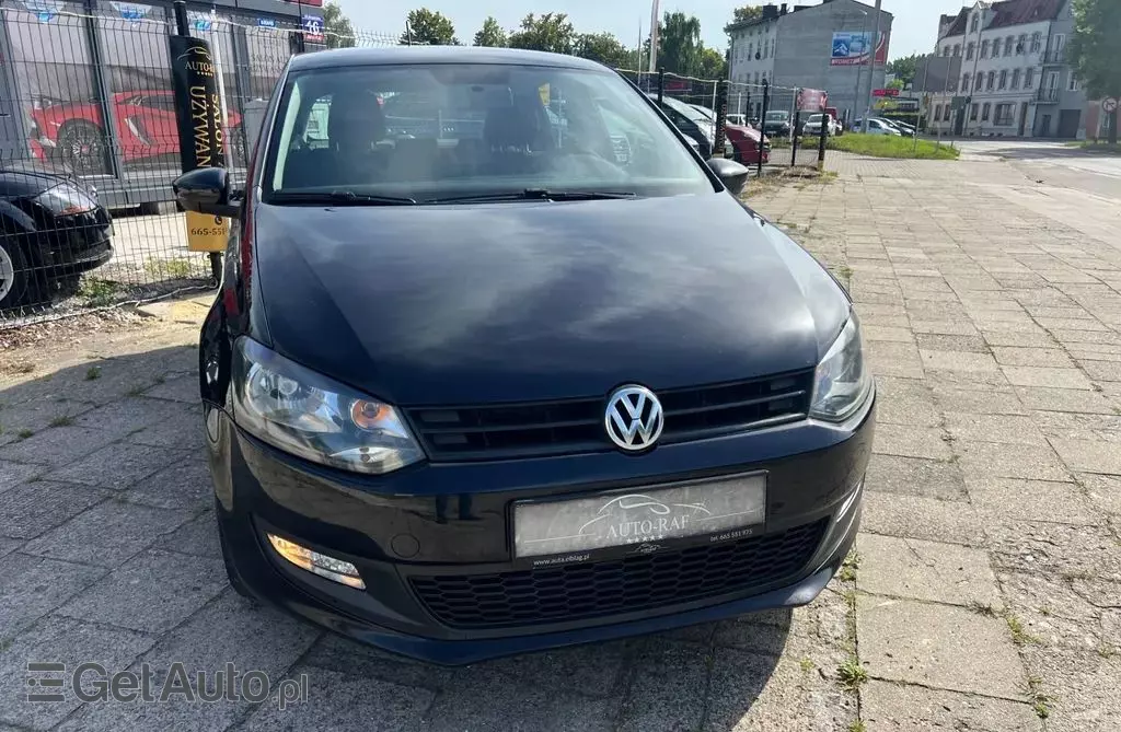 VOLKSWAGEN Polo 