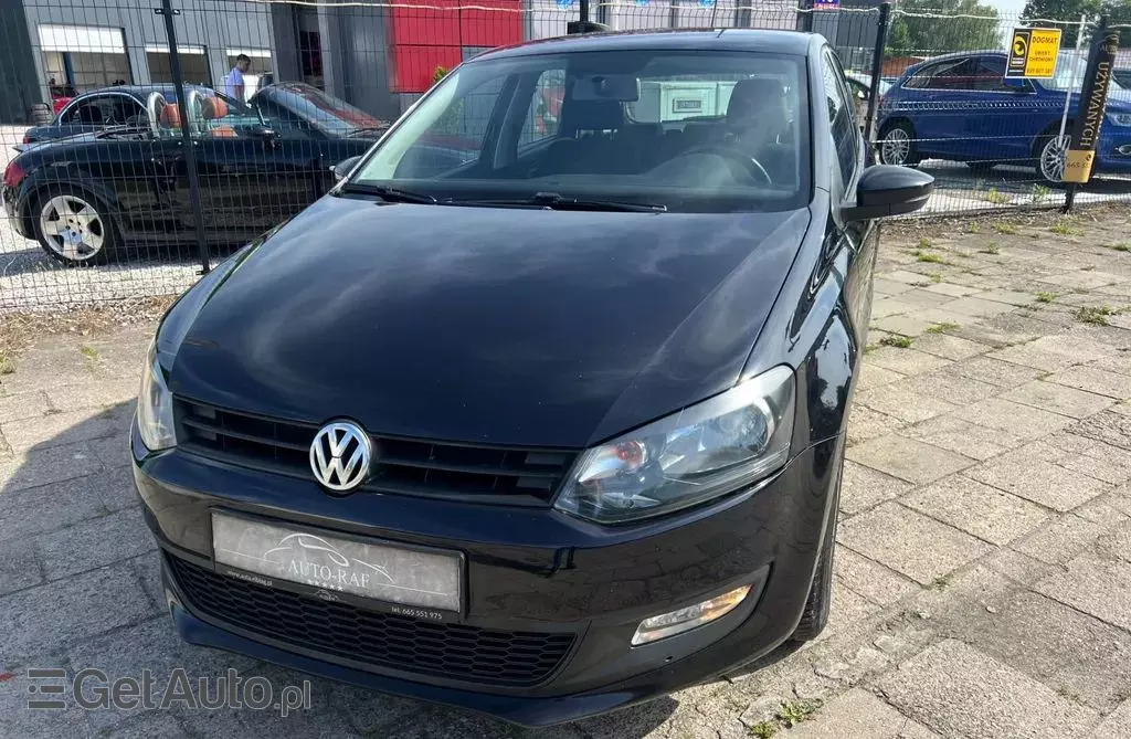 VOLKSWAGEN Polo 
