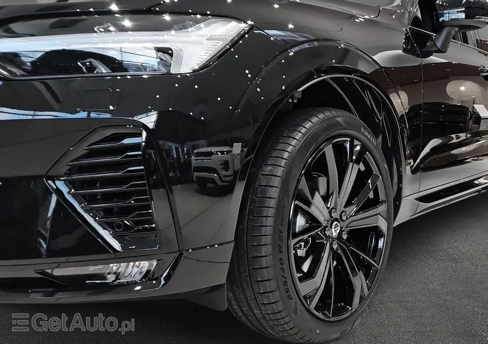 VOLVO XC 60 B5 B AWD Plus Black Edition