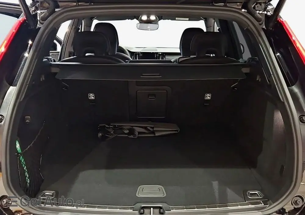 VOLVO XC 60 B5 B AWD Plus Black Edition