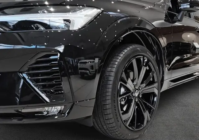 VOLVO XC 60 B5 B AWD Plus Black Edition