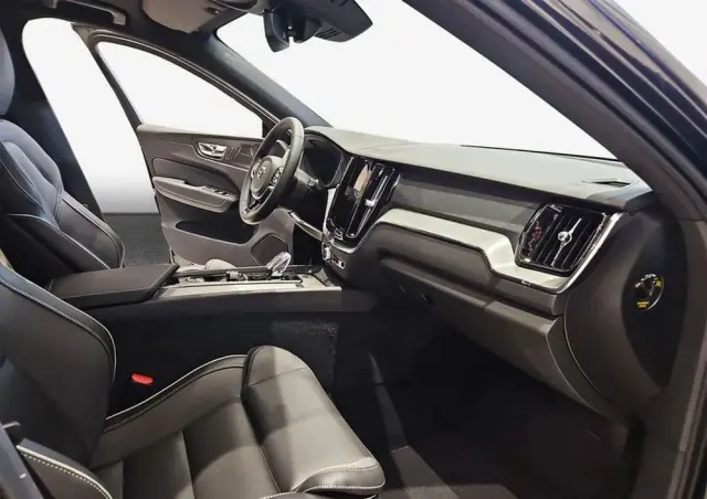 VOLVO XC 60 B5 B AWD Plus Black Edition