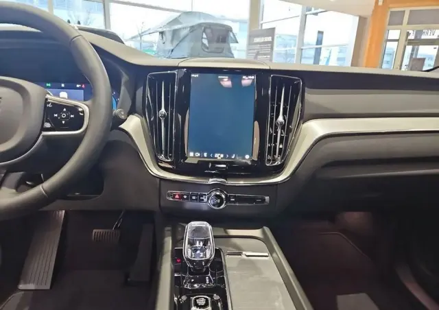 VOLVO XC 60 B5 B AWD Plus Black Edition