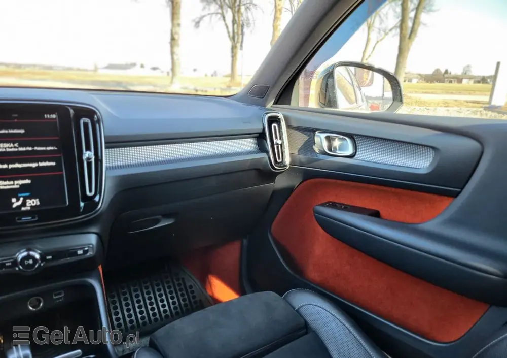 VOLVO XC 40 D4 AWD Geartronic R-Design