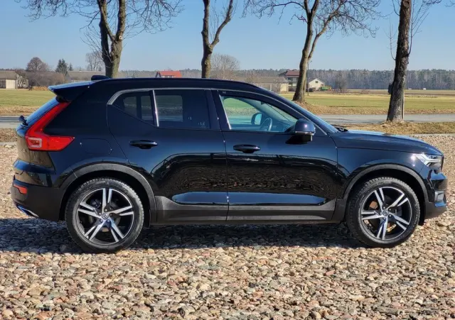 VOLVO XC 40 D4 AWD Geartronic R-Design