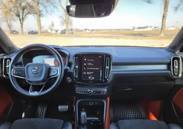 VOLVO XC 40 D4 AWD Geartronic R-Design