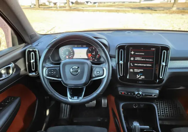 VOLVO XC 40 D4 AWD Geartronic R-Design