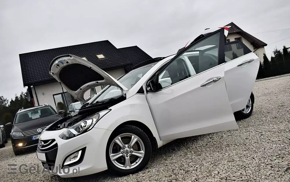 HYUNDAI I30 1.6 CRDI Fifa World Cup Edition