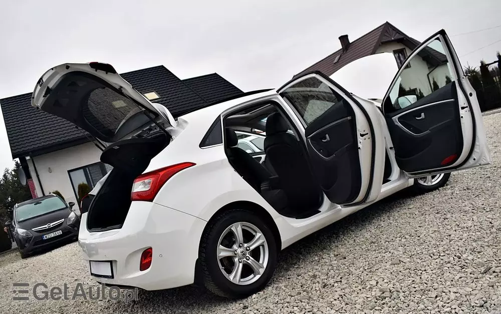 HYUNDAI I30 1.6 CRDI Fifa World Cup Edition