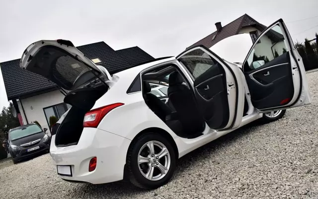 HYUNDAI I30 1.6 CRDI Fifa World Cup Edition