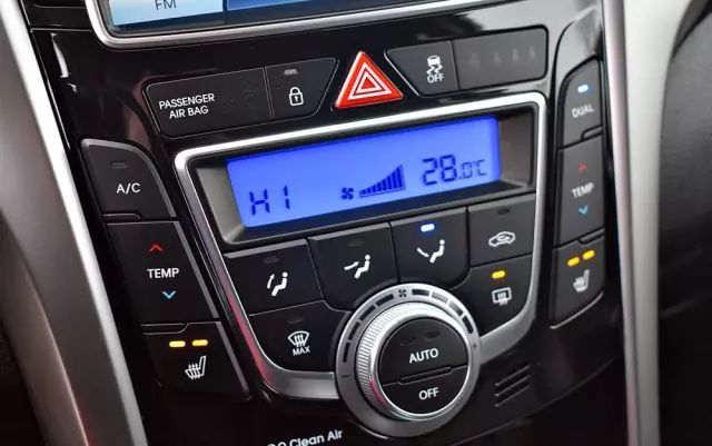 HYUNDAI I30 1.6 CRDI Fifa World Cup Edition