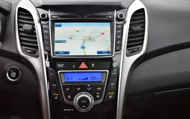 HYUNDAI I30 1.6 CRDI Fifa World Cup Edition