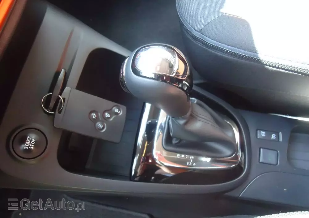 RENAULT Captur ENERGY TCe 120 EDC Intens